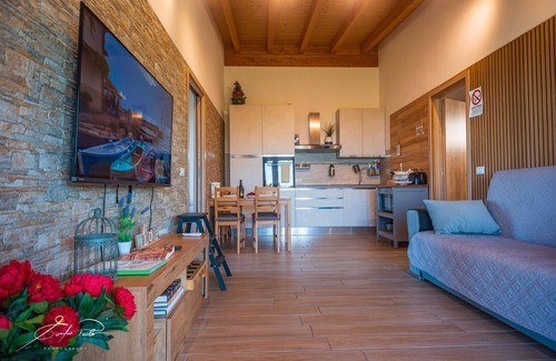 Torrone Villa | Villa 'Elios' with Mountain View, Wi-Fi and Air Conditioning