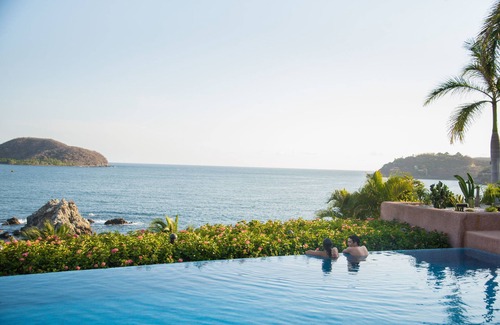 Ixtapa - Zihuatanejo Villa | Villa El Ensueño by La Casa Que Canta