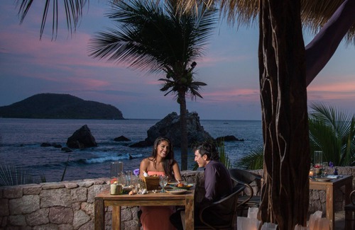 Ixtapa - Zihuatanejo Villa | Villa El Ensueño by La Casa Que Canta