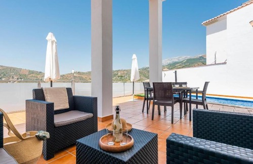 Canillas de Albaida House | Villa Esperanza Canillas de Albaida by Ruralidays