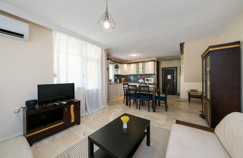 Konakli Villa | VILLA FLEURIE AVEC PISCINE PROCHE DE LA MER (2 CHAMBRES + SALON + TERRASSE)