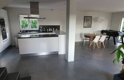 Montmerle-sur-Saone Villa | Villa for 8 people near the banks of the Saône in Montmerle