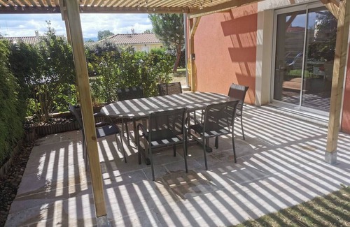 Montmerle-sur-Saone Villa | Villa for 8 people near the banks of the Saône in Montmerle