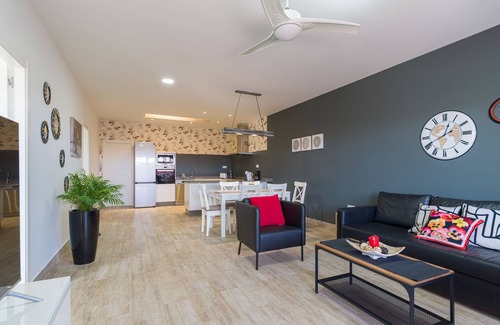 Triquivijate House | Villa Fragata independent and private