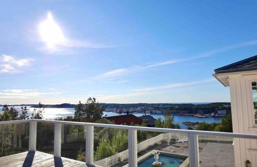 Reinsvik Villa | Villa Freya with stunning sea view
