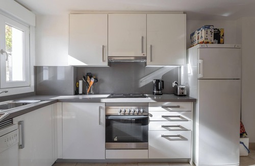 Velilla-Taramay Villa | Villa Fuentes with Sea View, Shared Pool & Wi-Fi