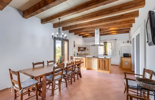 Es Llombards Villa | Villa 'Garrover' with Private Pool, Wi-Fi and Air Conditioning