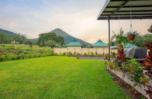 La Fortuna Villa | Villa Graceland - Arenal Volcano View