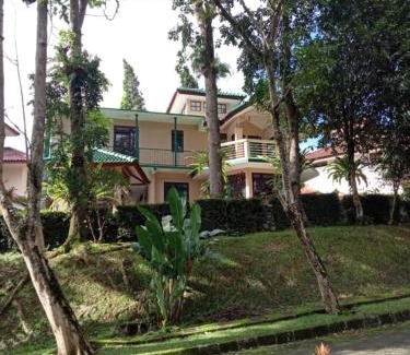 Cipanas Villa | Villa Green Fresh - Bumi Ciherang - Cipanas