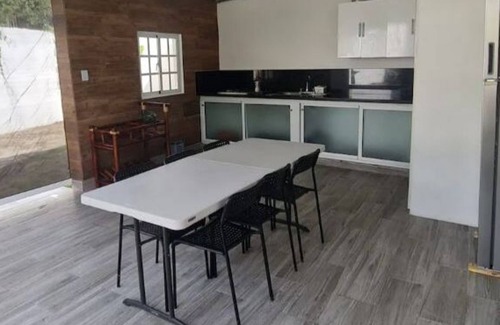 Los Alcarrizos House | Villa H2o, in the city 10-15 minutes from the Center