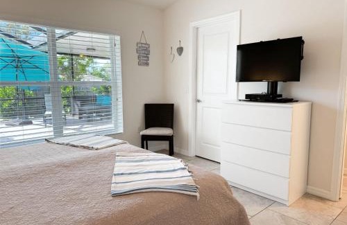 South Venice House | Villa Happy Gator - Relaxing Pool Retreat with Minutes to Beaches