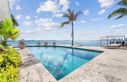 North Bay Village Villa | Villa Hashmi Luxury 5BD & 5BA Retreat on North Bay Island