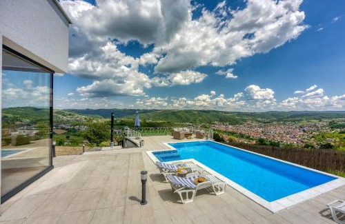 Bosanska Krupa Villa | Villa Hill with Private Pool