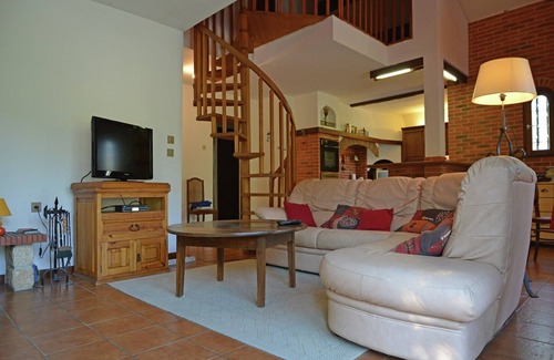 Le Boulou Villa | Villa in Le Boulou with Scenic Hilltop Views