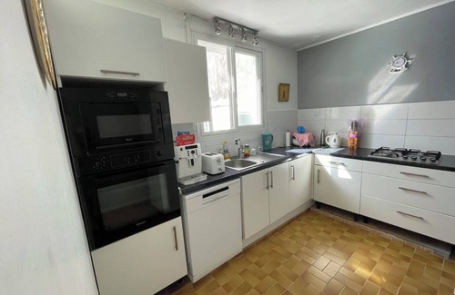 Port-Louis Villa | Villa in the heart of Port Louis with a tropical garden private swimming pool