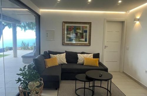 Armenime House | Villa Infinity Vistas Wiffi y jacuzzi