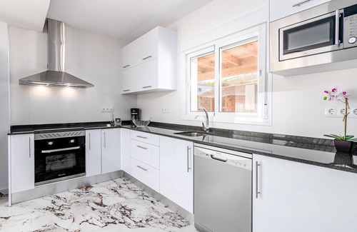 Mezquitilla House | Villa Isabel, Relax Cerca de la Playa con Piscina Privada