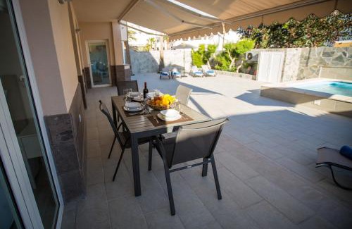 Solana del Matorral Apartment | Villa Jandia Modern new apartment Morro Jable Private heated pool big terrace and parking