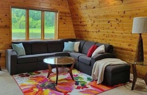 Bangor Villa | Villa Juliet on Willow Pond