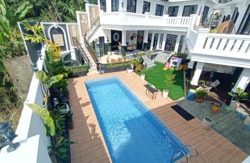Cipanas Villa | Villa Kota Bunga Malini 10