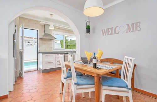 Chimenea Villa | Villa 'La Chinita' with Sea & Mountain View, Pool and Wi-Fi