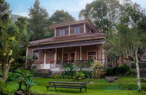 Cisarua Villa | Villa Lingga Puncak