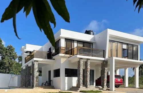 Samana Villa | villa lujosa a playa rincon