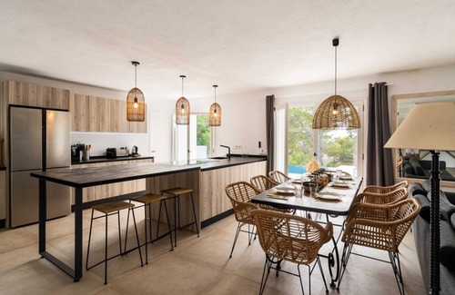 Sant Josep de sa Talaia Villa | Villa 'Molí' with Sea View, Wi-Fi and Air Conditioning