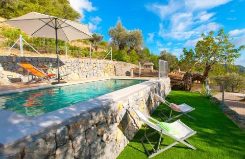Mancor de la Vall Villa | Villa Mancor Pool & Mountain Views