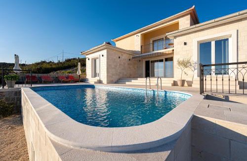 Lustica Villa | Villa Maris