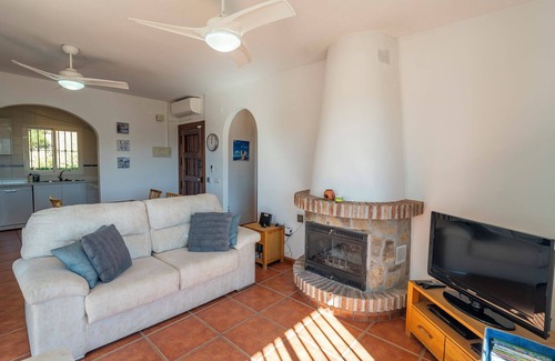 Vinuela Villa | Villa Maroma with Mountain View, Pool, Garden & Wi-Fi