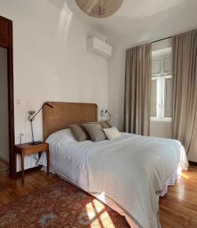 Aveiro House | Villa Mau Maria incl Parking by Home Sweet Home Aveiro