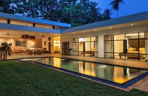Negombo Villa | Villa Mika: luxury tropical home