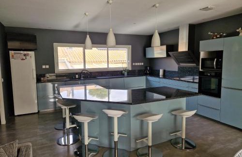 Serignan Villa | Villa moderne de 220m2 avec piscine, Sérignan