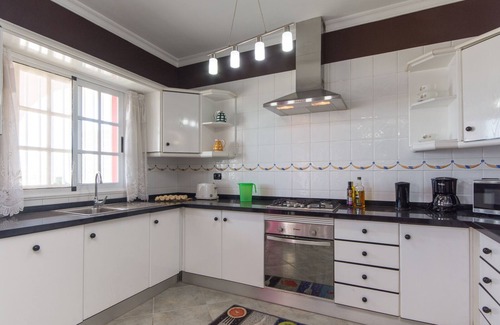 Armenime Villa | Villa Moradites B. Wonderful 2 Bedroom Villa. Communal Pool. Adeje.
