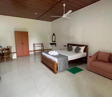 Balapitiya Bed & Breakfast | Villa Namal near Madu River and Beach AC Units,Wi-Fi,kitchen