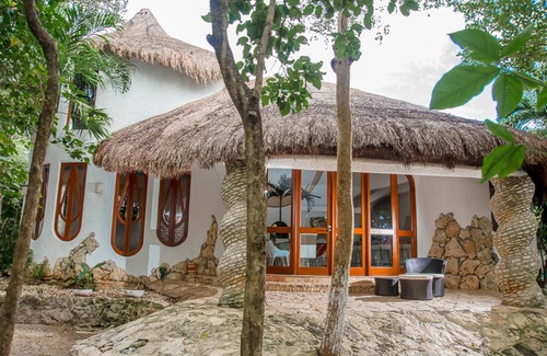 Alfredo V. Bonfil Villa | Villa Natural, a luxury architect Villa