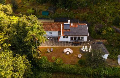 Monte Villa | Villa Natural Oasis with panoramic view & bio-diverse 9 950m2 garden