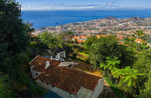 Monte Villa | Villa Natural Oasis with panoramic view & bio-diverse 9 950m2 garden