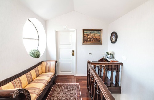 Ravenna House | Villa Noctis
