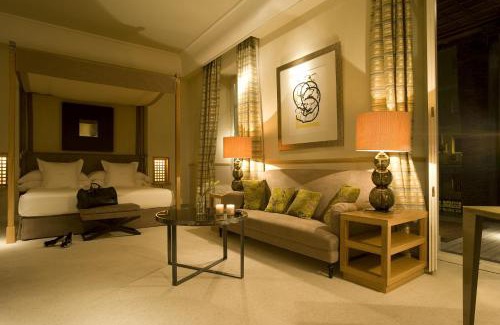 Granada City Center Hotel | Villa Oniria