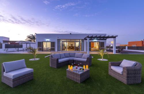Costa de Antigua Villa | Villa Pause by Villa Plus