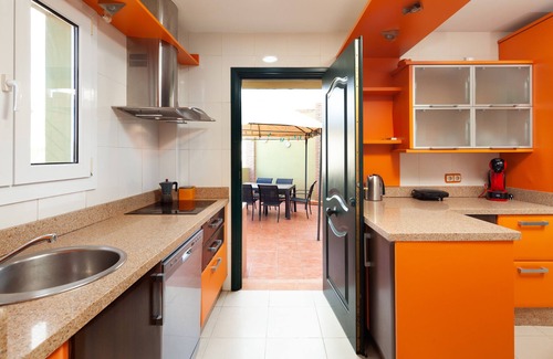 Velez-Malaga Villa | Villa 'Pepa' with Sea Views, Pool and Wi-Fi