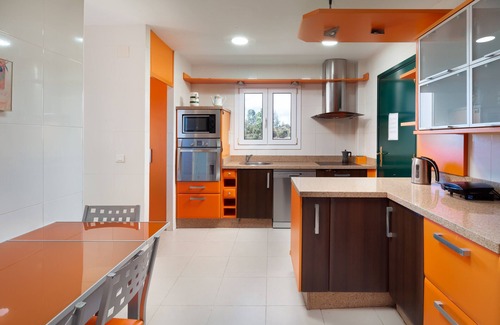 Velez-Malaga Villa | Villa 'Pepa' with Sea Views, Pool and Wi-Fi