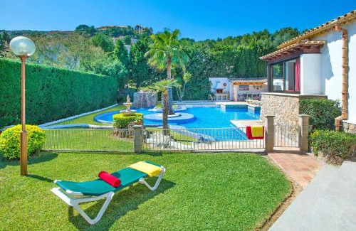 Urbanitzacio Gotmar Villa | Villa Pinos by Villa Plus