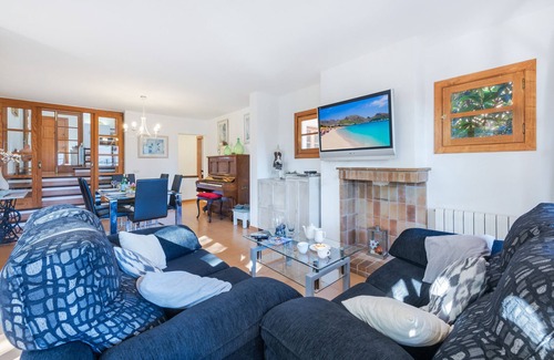 Urbanitzacio Gotmar Villa | Villa Pinsa close to beach by JS Villas