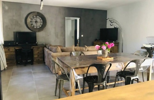 Malemort-du-Comtat Villa | Villa Plein SUD EN Provence