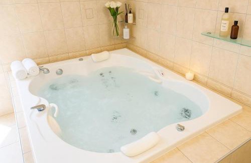 Branik Villa | Villa Prague - Wellness, Pool, Jacuzzi, Sauna, Garden, Terraces