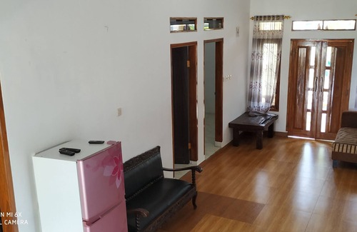 Cipanas Villa | Villa Pribadi Beunying 35 pax