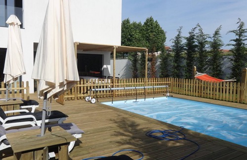 Cardielos Villa | Villa, private heated pool and jacuzi, close beach